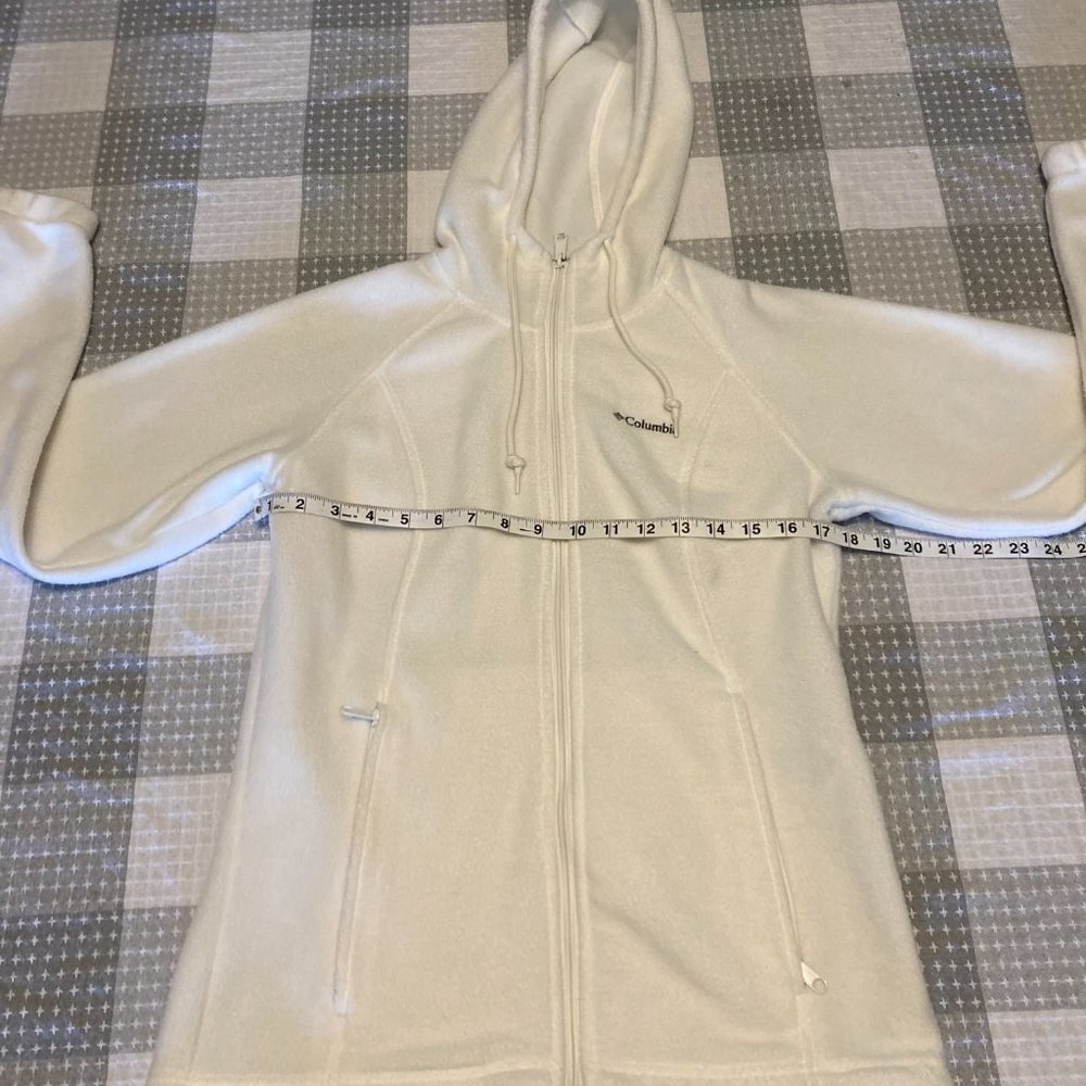 Columbia Polyester Zip-Up - Picture 2 of 10